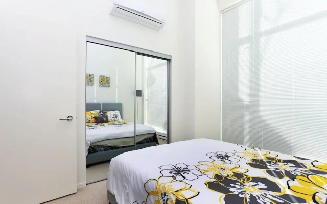 DT Richmond condo by Elevate Rooms