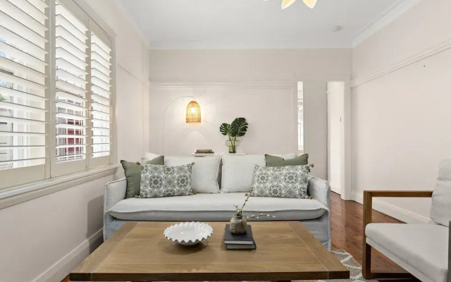 Art Deco Coastal Living, Minutes to the Sand