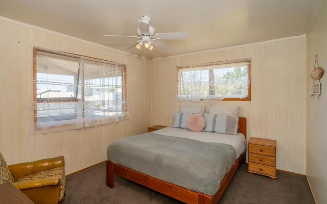Gin Inn Tonic - Whangamata Holiday Home