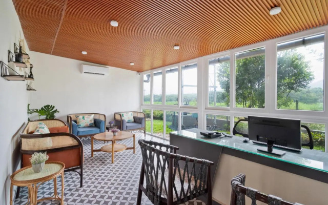 Stone Wood Hotel Amboli