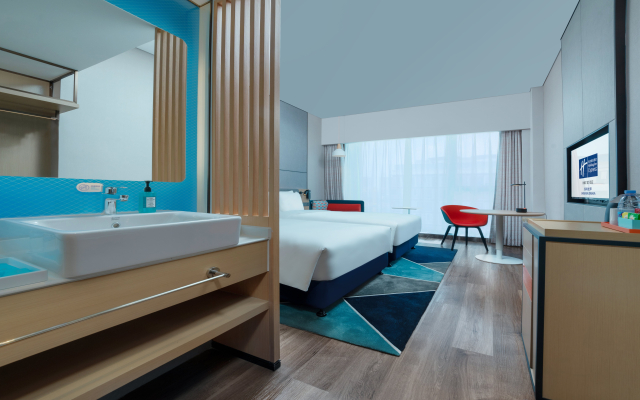 Holiday Inn Express Shenzhen Longhua by IHG