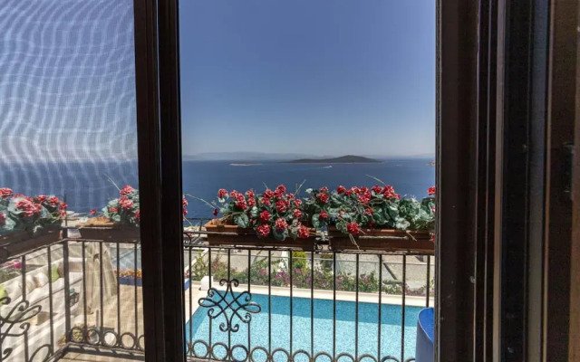 House With Private Pool and Sea View in Bodrum