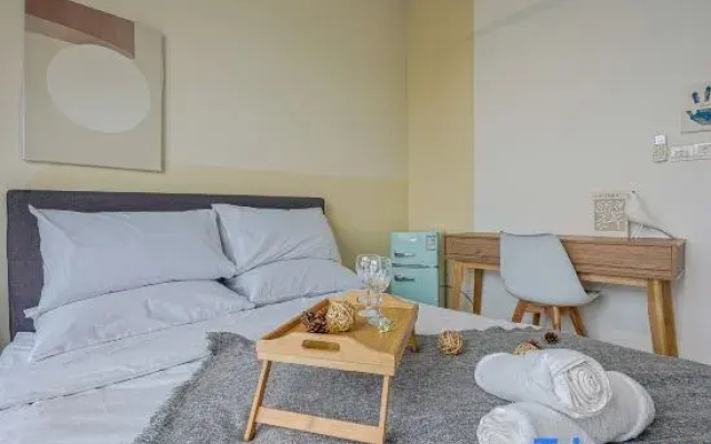 Stylish 4BR M Vertica Walk to MRT & Velocity Mall