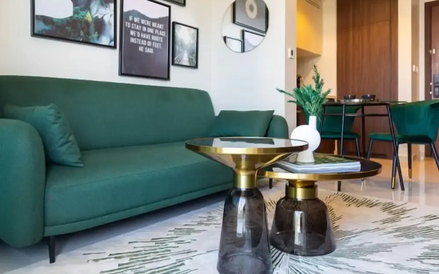 Luxurious 1BR - Pool & Gym Access