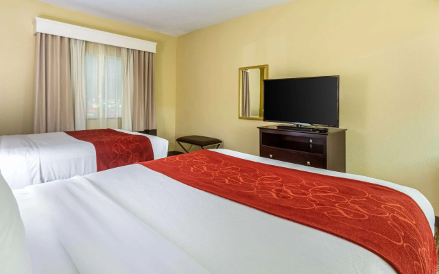 Comfort Suites near Robins Air Force Base