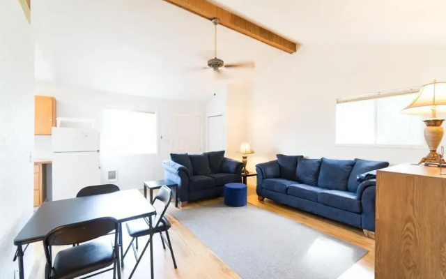 Lee's Place