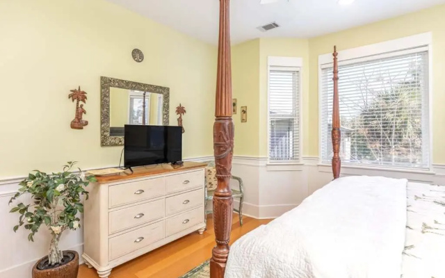 Harrisons Hideaway by Tybee Vacation Rentals
