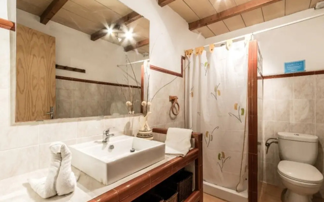 Villa - 4 Bedrooms with Pool and WiFi - 103166
