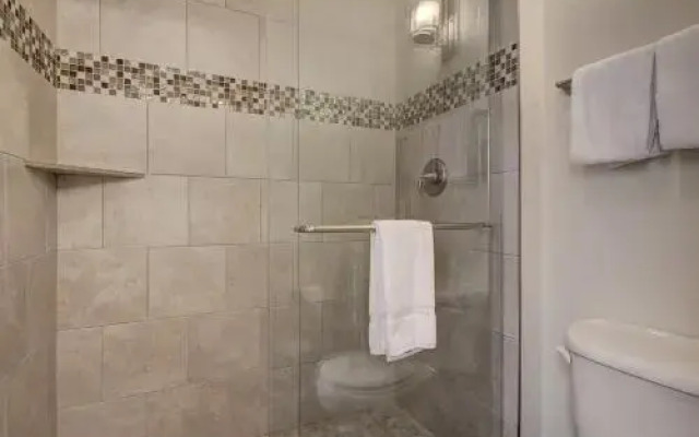 1633 Quicksilver Condo