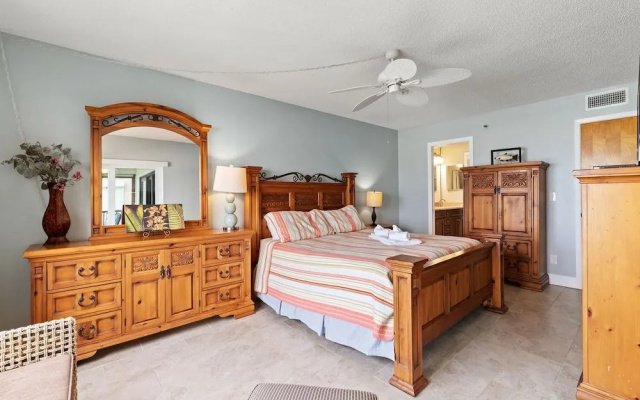 Reflections on the Gulf by Distinctive Beach Rentals