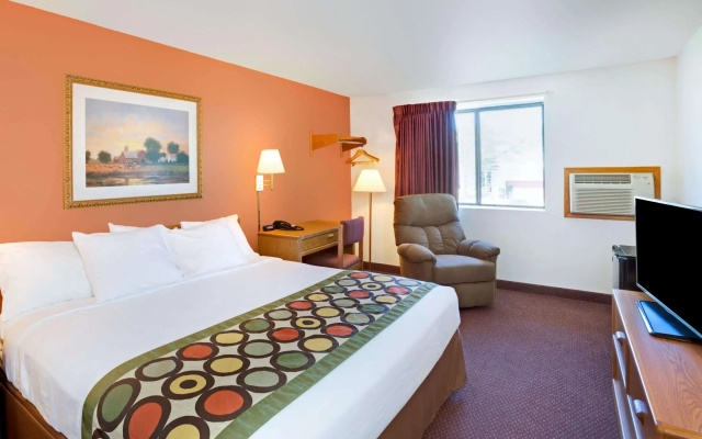Super 8 by Wyndham Aberdeen East