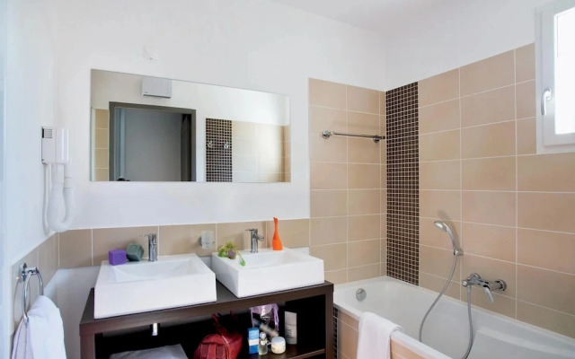 Luberon Villa With Private Pool for 8