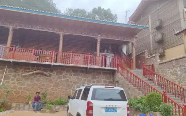 Jinghu Courtyard-Style Hotel