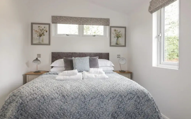 7 Meadow Retreat