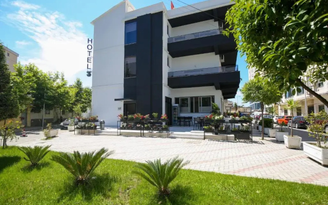 Hotel Three, Vlore
