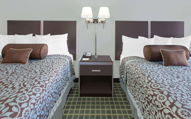 Days Inn by Wyndham Market Center Dallas Love Field