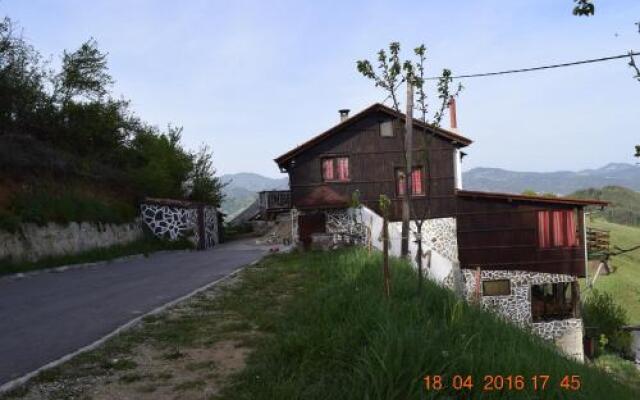 Отель Guest House Alexandrova Болгария, Ардино - отзывы, цены и фото номеров - забронировать отель Guest House Alexandrova онлайн вид на фасад
