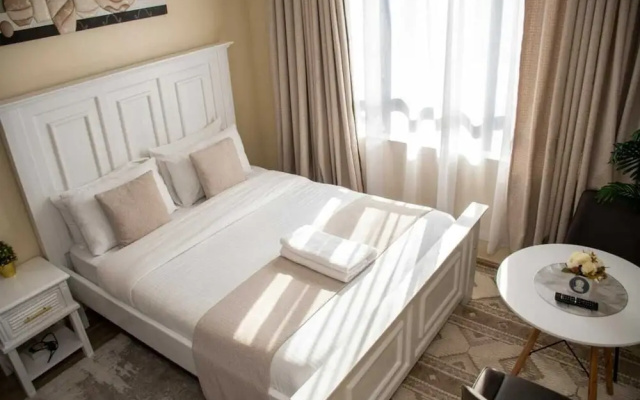 Elegant Comfy Studio