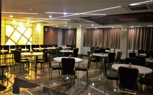 Hotel Bharat