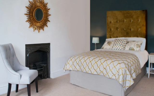 Ecton House