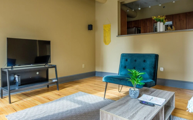 FRONTDESK 2015 East 4th Street Apts Downtown Cleveland
