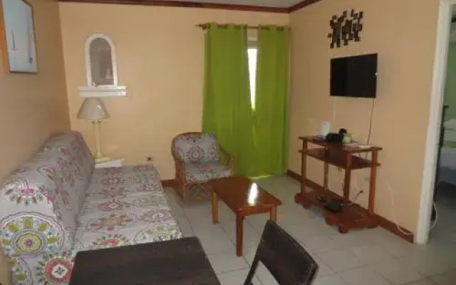 Point Village Beach Studios & Suites
