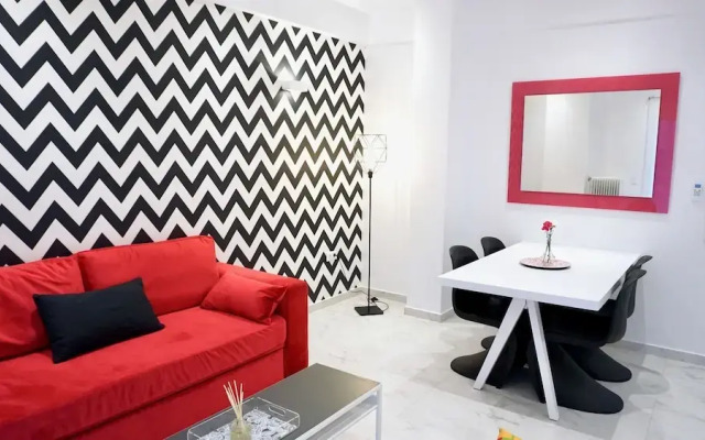 Eclectic Design Apt in Athens near Metro