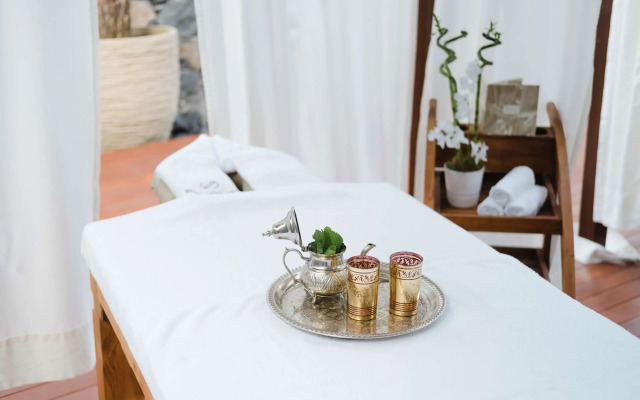 Отель Royal Hideaway Corales Beach - Adults Only