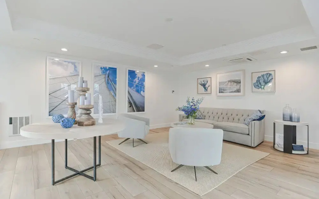 Thomas Sea Suites