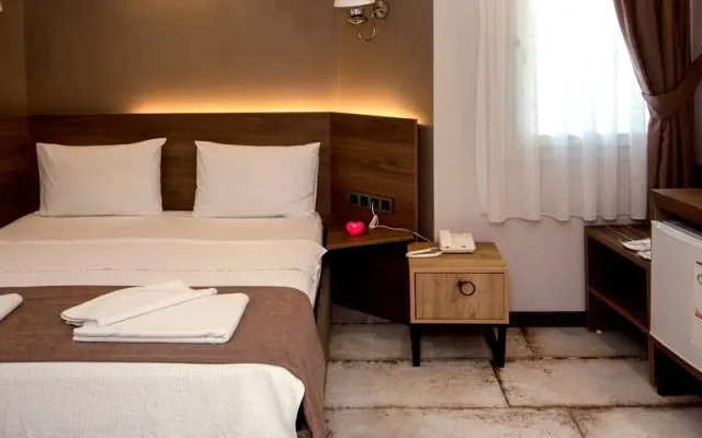 Anar Hotel