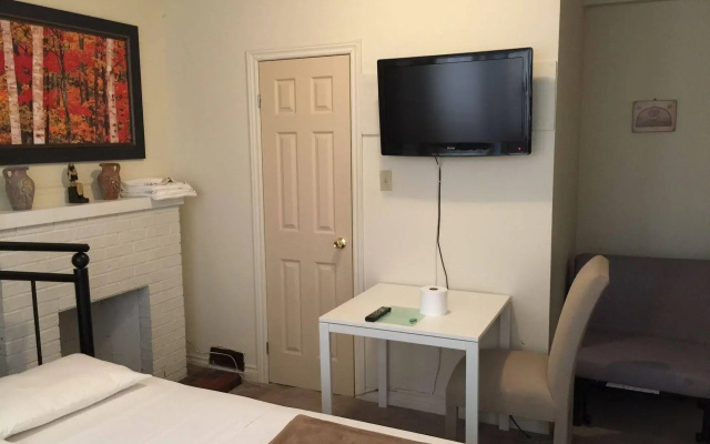 Adas Guesthouse
