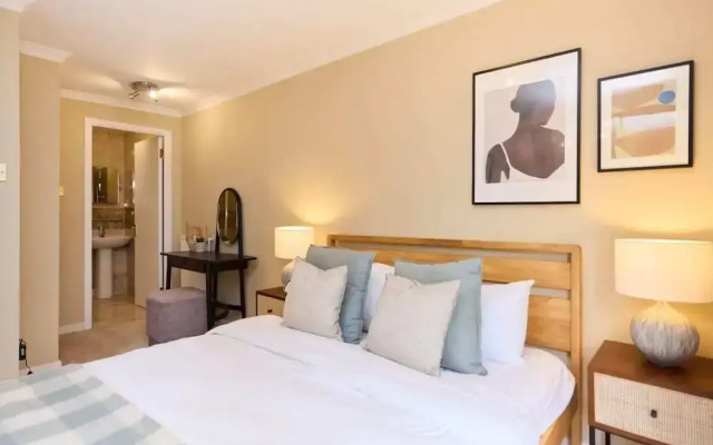 The Brompton Park Escape Bright 2bdr Flat With Patio Access