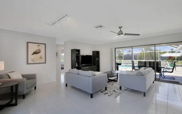 Spinnaker Dr Home