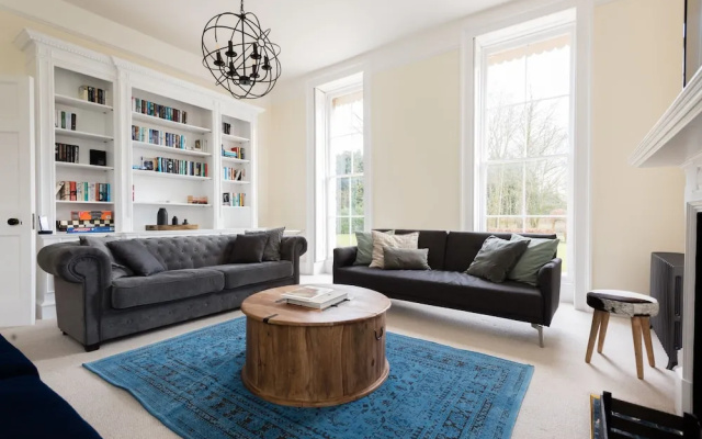 Stunning Country Manor House in Oxfordshire
