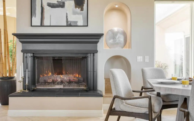 Modern Temecula Mansion w Pool, Hot Tub, Guest House & Valley Views Camila by Avantstay