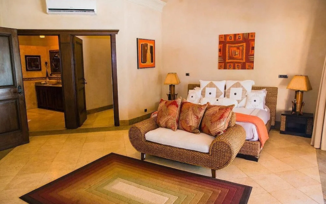 Luxurious Beachfront Mansion with a Stunning Infinity Pool in Playa Flamingo