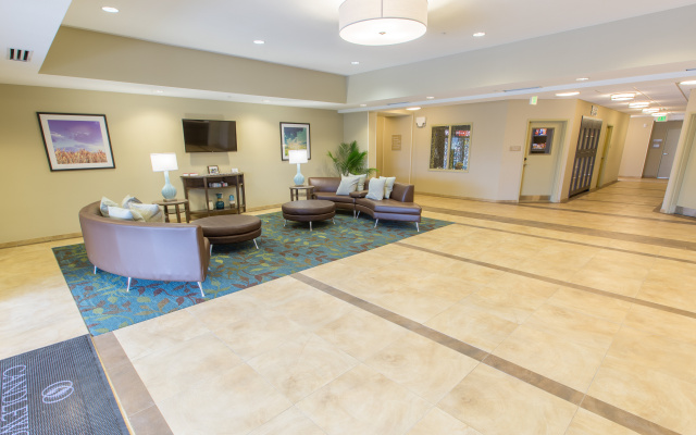 Candlewood Suites : Overland Park - W 135th St by IHG