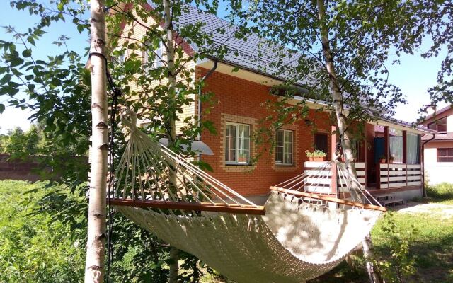 Гостиница Zvenigorod cottage Sadovaya вид на фасад