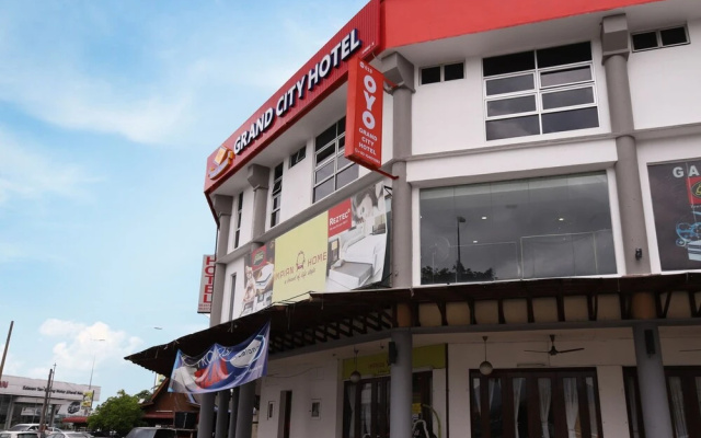Grand City Hotel I