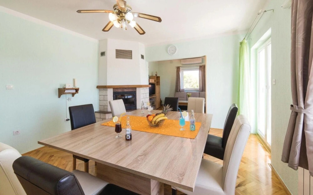 Nice Home in Kastel Novi With Wifi and 5 Bedrooms