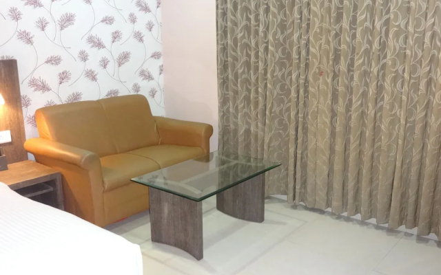Oyo Premium Vip Road