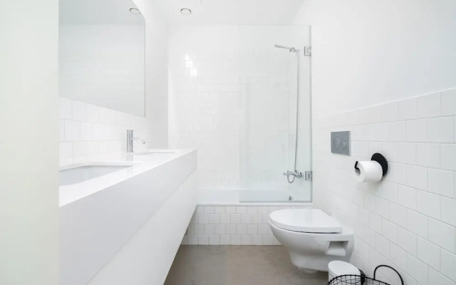 LS48 Prime Location Luxury Duplex