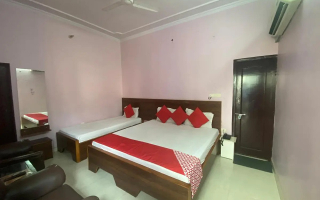 Hotel Aarjee Crescent
