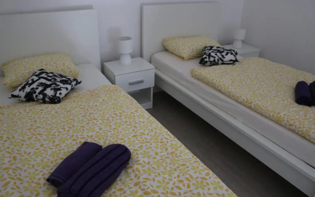Apartment F6