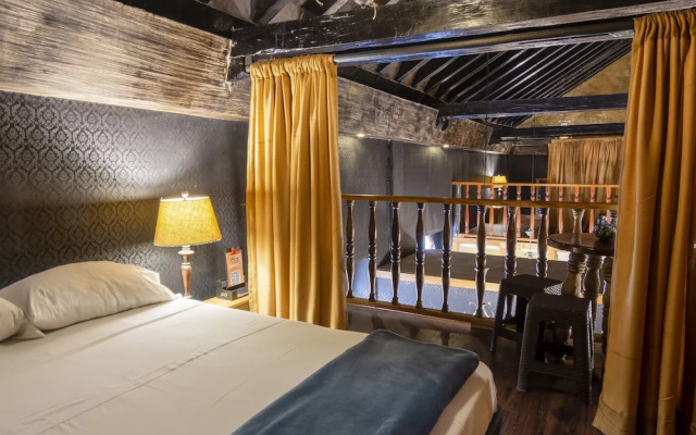 The Clock Hostel And Suites