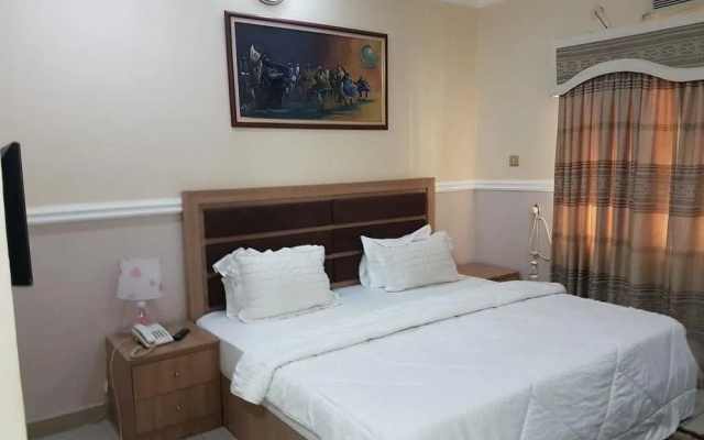 De George's Grand Resort