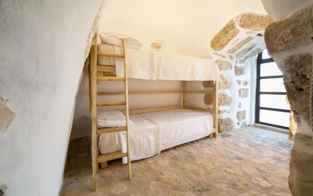 Luxurious Villa in Torre Suda with Hot Tub