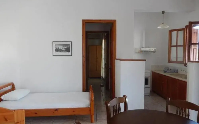 Deidamia Hotel