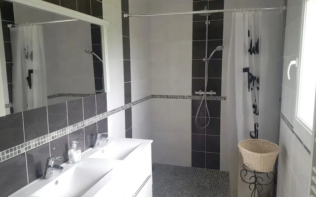 House With 2 Bedrooms in Saint-colomb-de-lauzun, With Pool Access, Ter