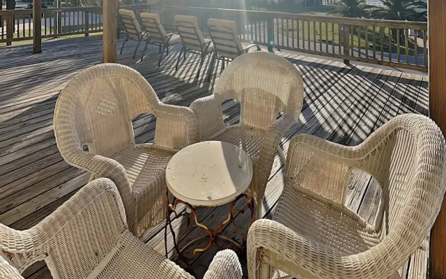 Beach Oasis by Ryson Vacation Rentals